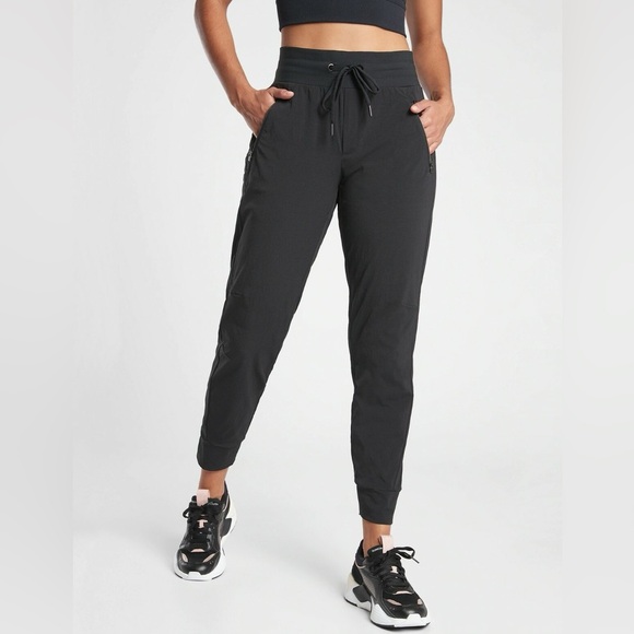 Athleta Pants - Athleta Trekkie North Jogger Pants Zipper Pockets Travel Hiking Black size 4